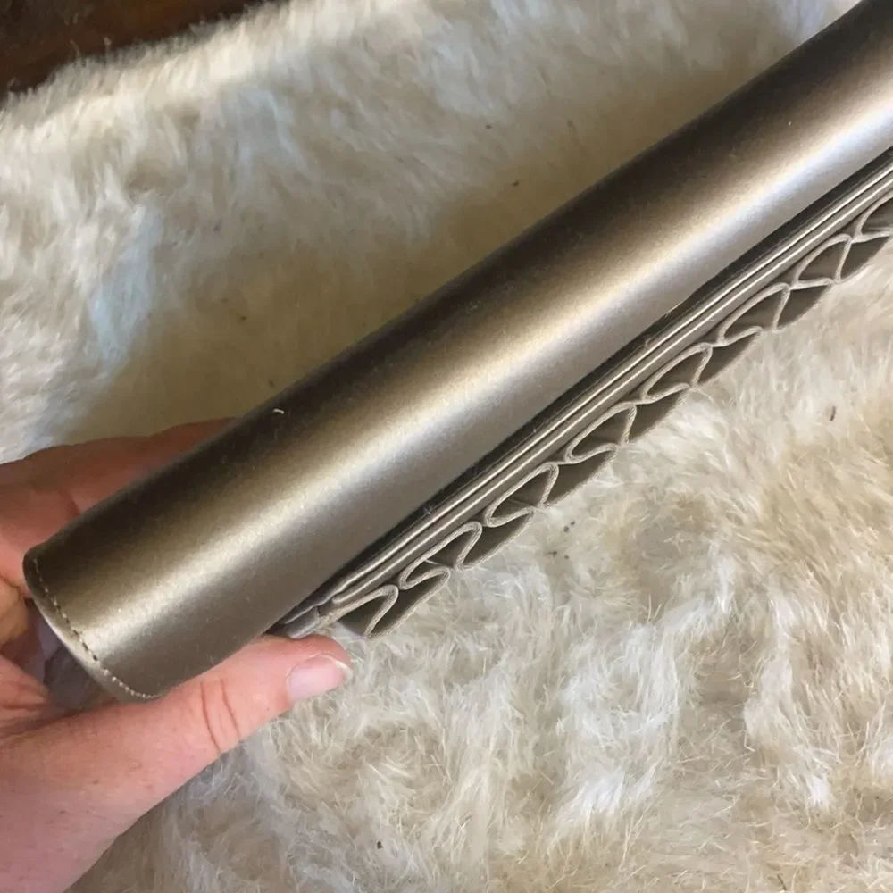 Stuart Weizmann clutch (5001)